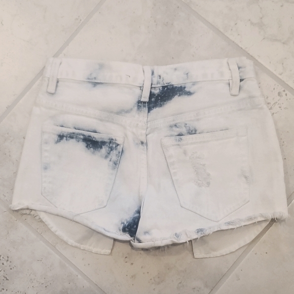 Forever21 size 24 cheeky denim shorts - Picture 2 of 3